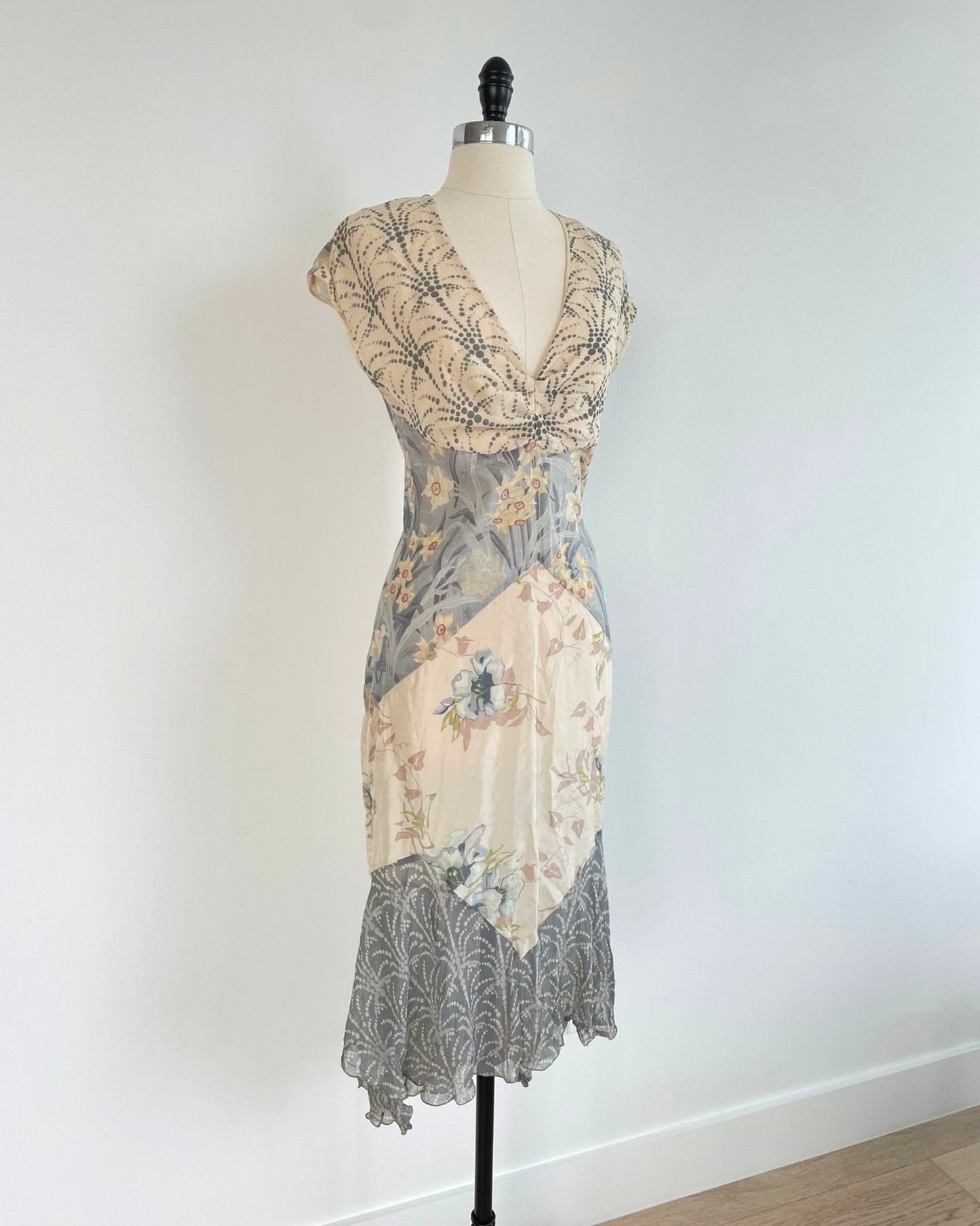 Chloé Spring Summer 2000 Runway Floral Midi Dress Look 1