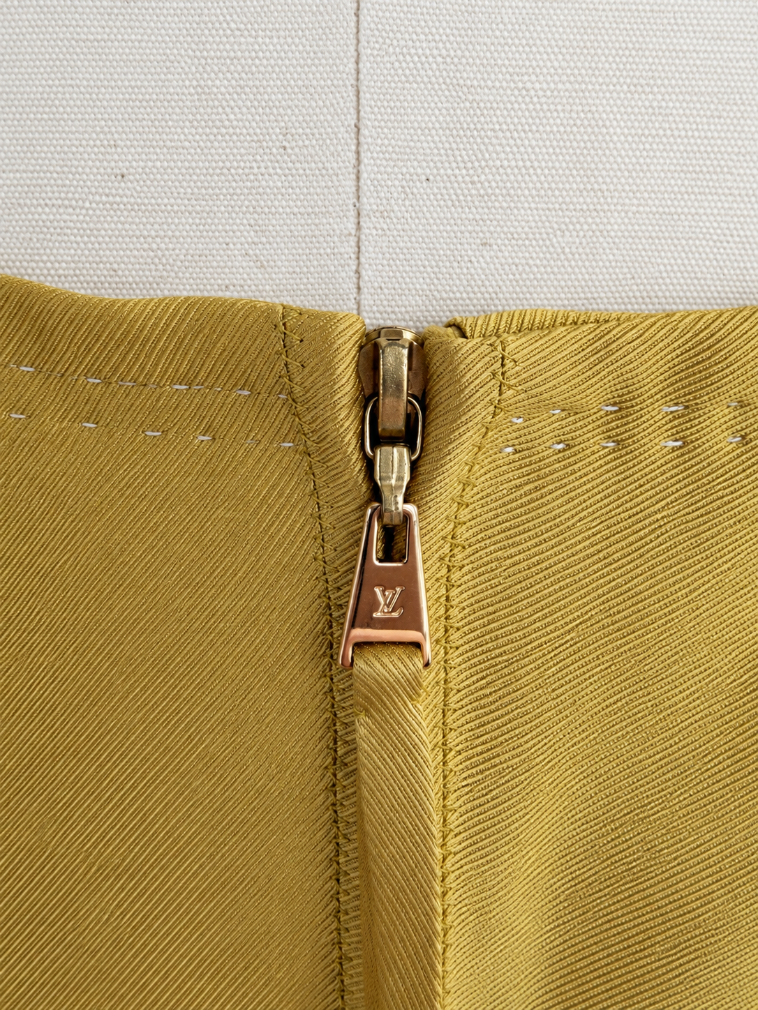 Mustard top LV zipper detail