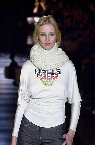Reference: Chloé FW 2000 runway Zodiac series